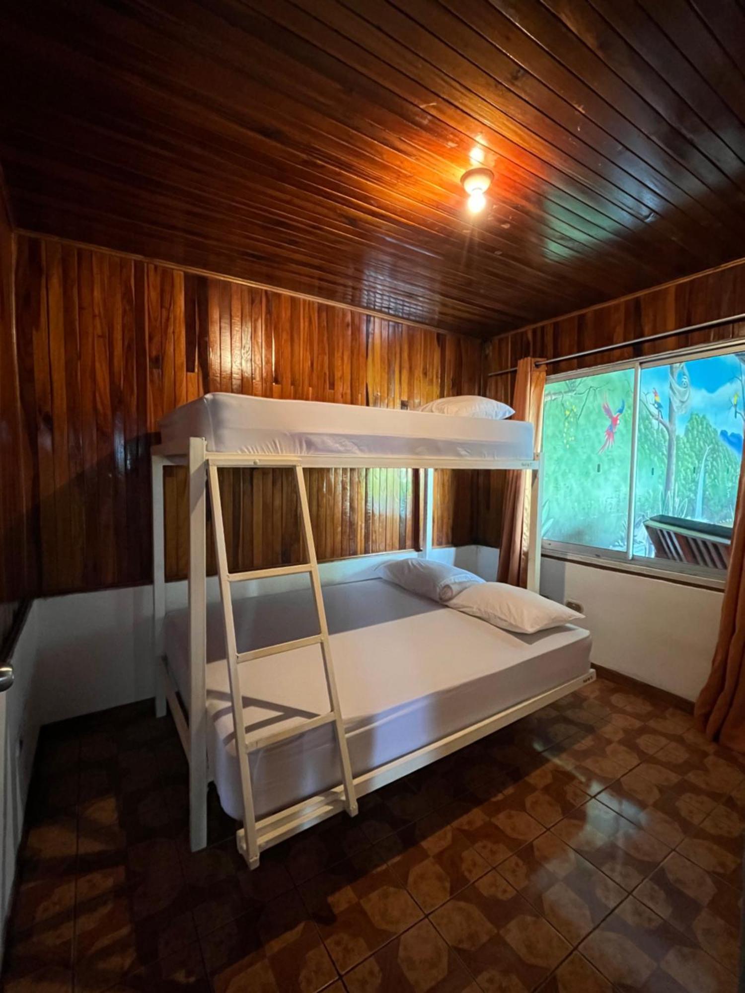 La Fortuna Arenal Sloth Hostel מראה חיצוני תמונה
