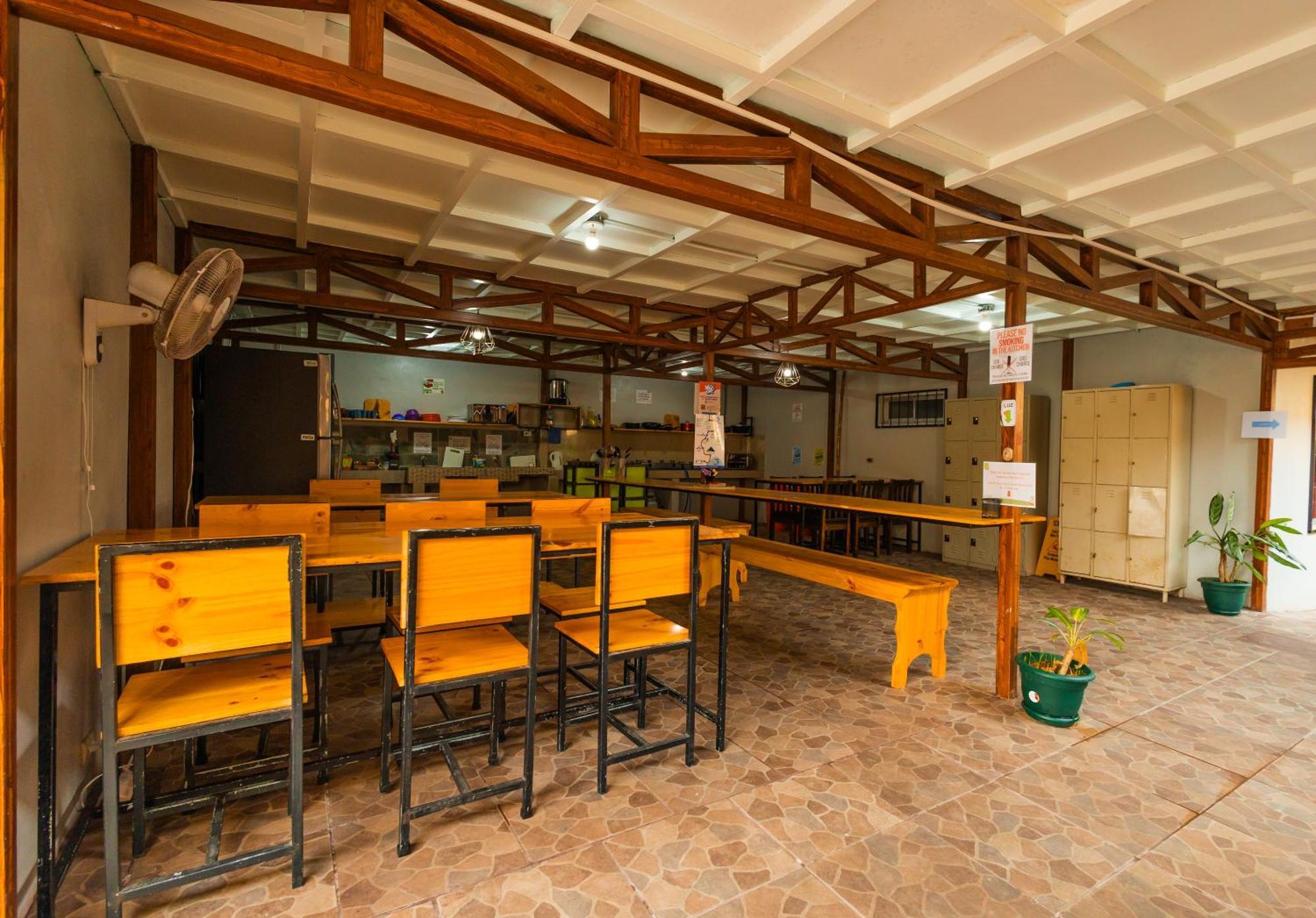 La Fortuna Arenal Sloth Hostel מראה חיצוני תמונה