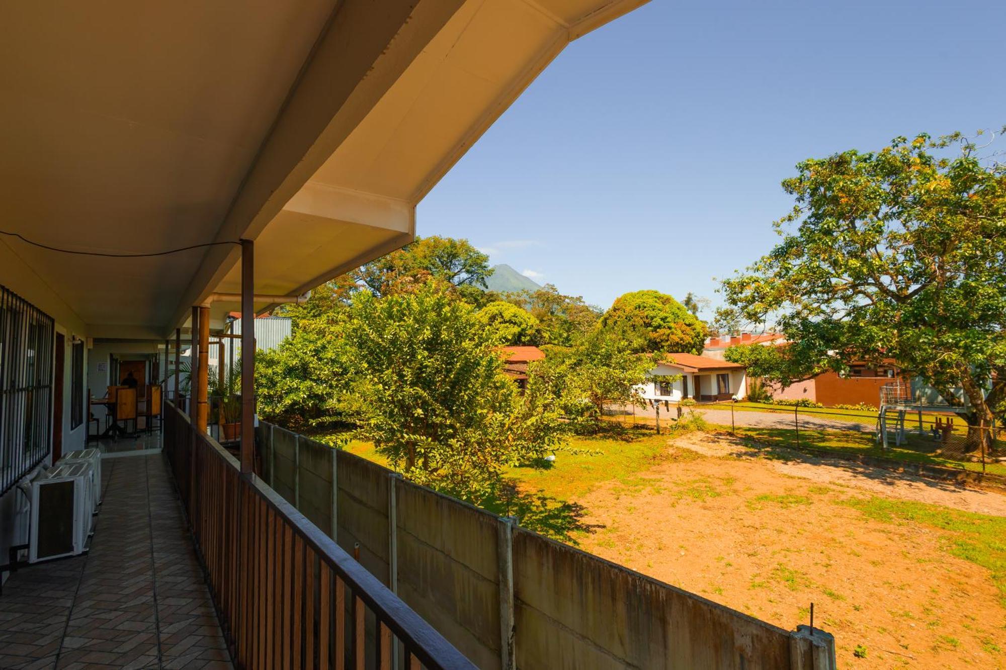 La Fortuna Arenal Sloth Hostel מראה חיצוני תמונה